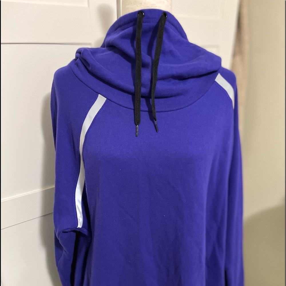 Women’s Formal Sweatshirt.